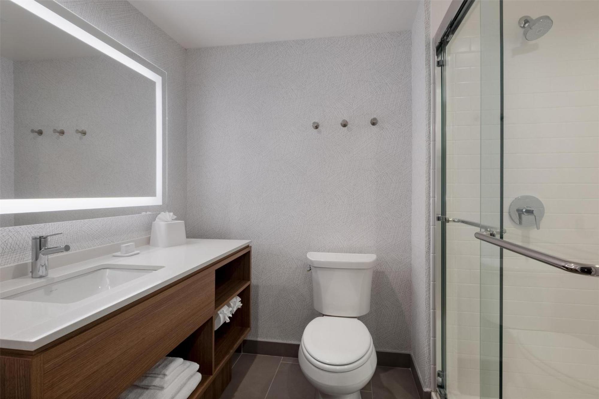 Home2 By Hilton Downtown Convention Center 3*