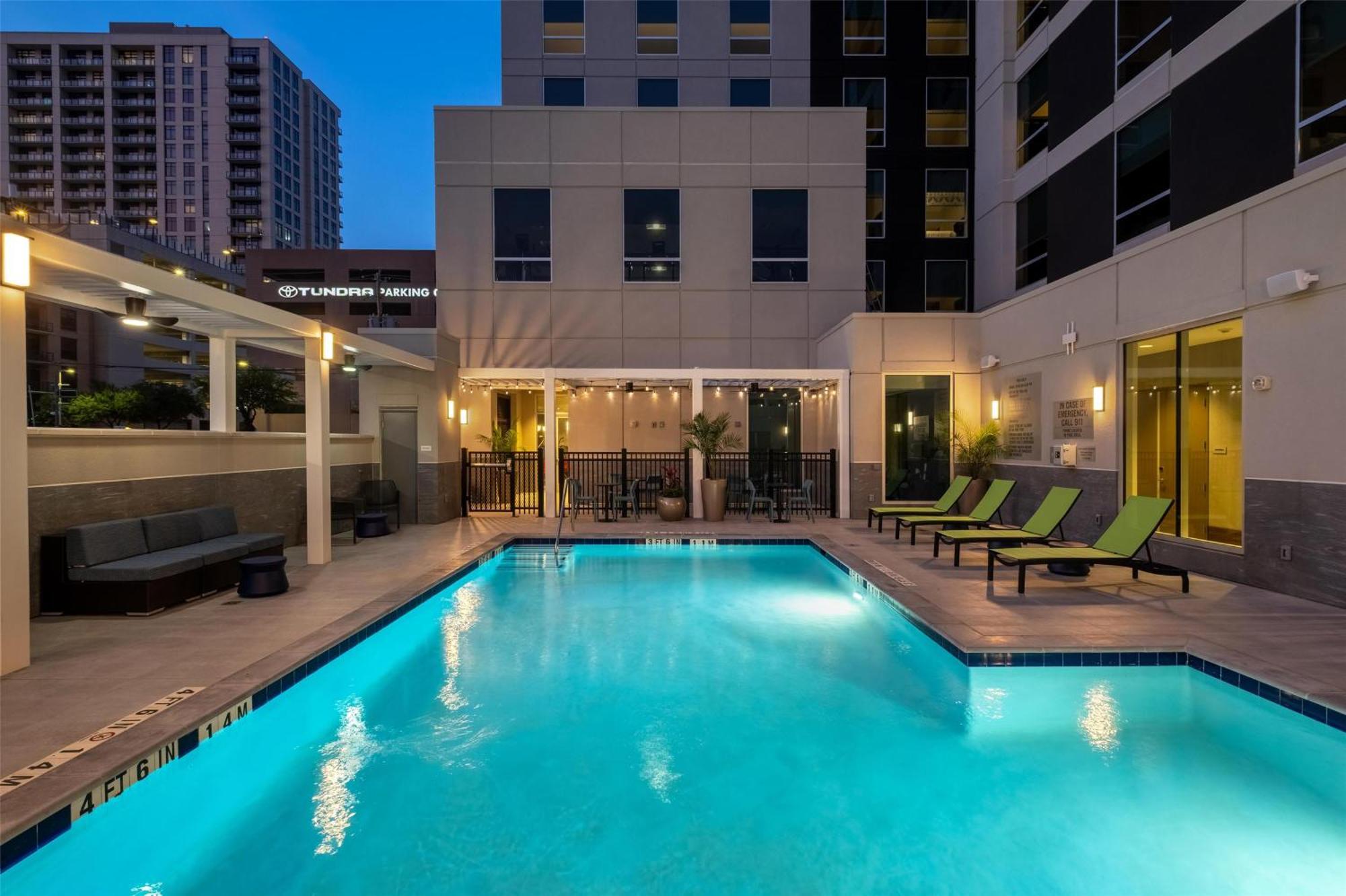 Hotel Home2 By Hilton Downtown Convention Center Houston